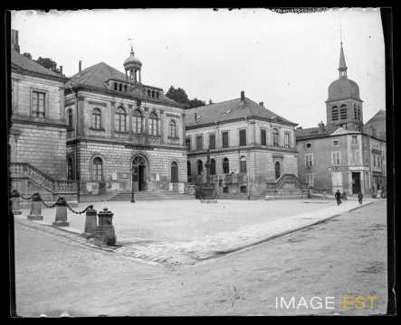Place et hôtel de ville (Vaucouleurs)