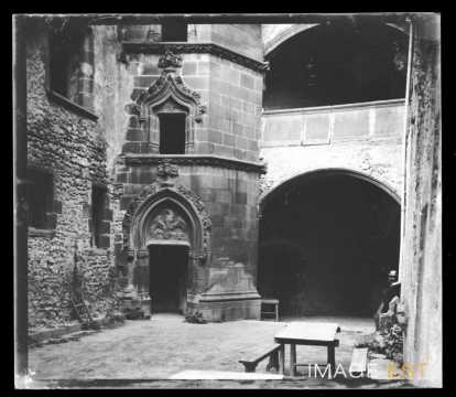 Tour du château de Tournoël (Volvic)