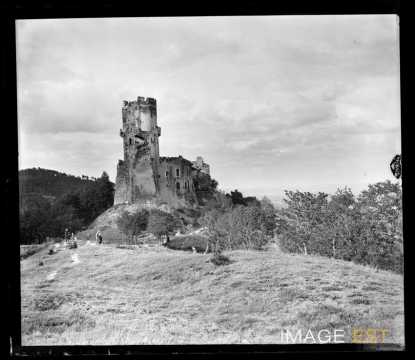 Vestiges du château de Tournoël (Volvic)