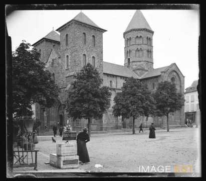 Basilique Notre-Dame des Miracles (Mauriac)