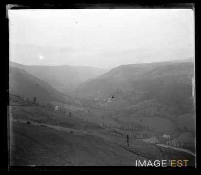 Paysage montagneux (Puy-de-Dôme ?)