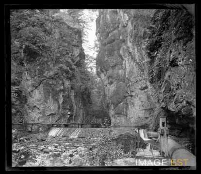 Passerelle en bois (Cantal ?)