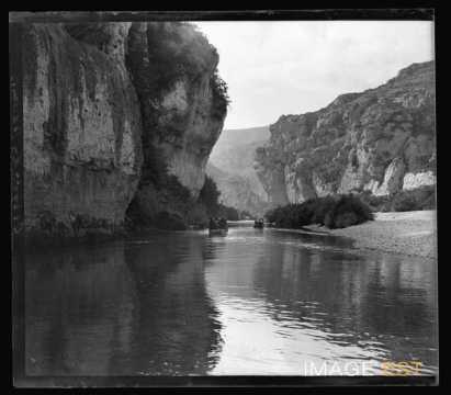Barque dans les Gorges du Tarn (Lozère)