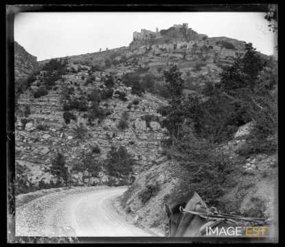 Route dans la vallée de la Dourbie (La Roque-Sainte-Marguerite)