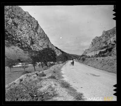 Une route (Alpes-de-Haute-Provence)