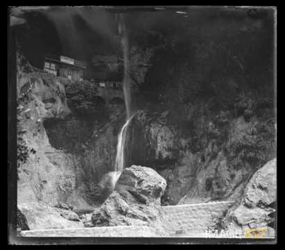 Cascade de Courmes dans les Gorges du Loup (Alpes-Maritimes)