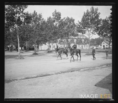 Officiers à cheval (Nancy)