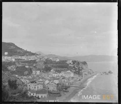 Village de la côte amalfitaine (Italie)