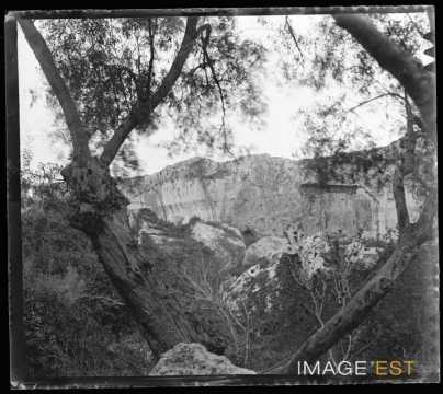 Vestiges (Syracuse)