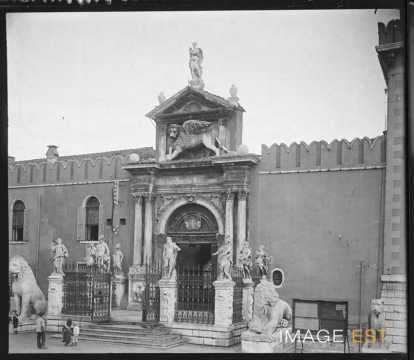 Porte d'honneur de l'Arsenal (Venise)