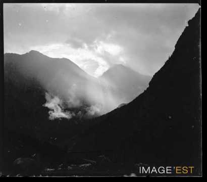 Paysage montagneux (Italie ?)