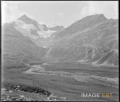 Paysage montagneux (Suisse ?)