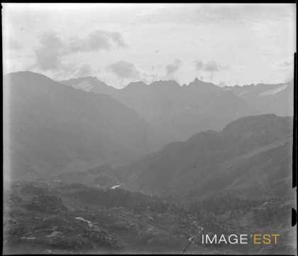 Paysage montagneux (Suisse ?)