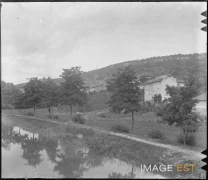 Village (Meurthe-et-Moselle ?)