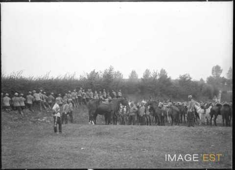 Officiers et hussards (Meurthe-et-Moselle ?)