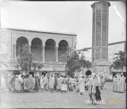 Place et mosquée El Halfaouine (Tunis)