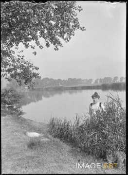 Femme au bord de la Meurthe (Jarville-la-Malgrange)