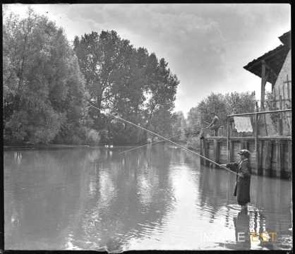 Pêcheurs dans la Vezouze (Lunéville)