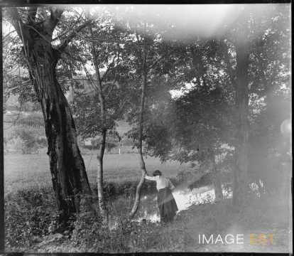 Femme (Rembercourt-sur-Mad)