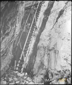 Deux hommes sur une passerelle (Grindelwald)