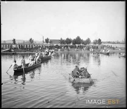 Traversée en barques par des fantassins (Art-sur-Meurthe)