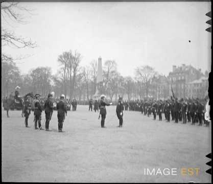Remise de décorations par le général André (Nancy)
