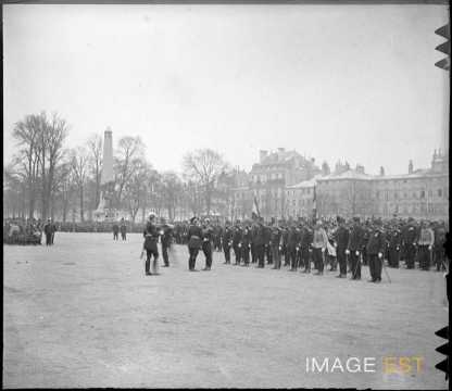 Remise de décorations par le général André (Nancy)
