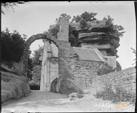 Entrée du château du Haut-Barr (Saverne)