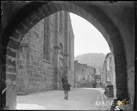 Parvis de l'église (Blénod-lès-Toul)