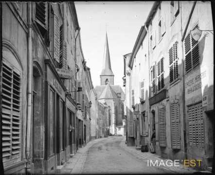 Grande rue (Vézelise)