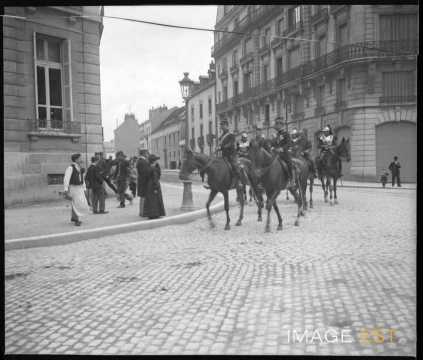 Officiers et cuirassiers (Dijon)
