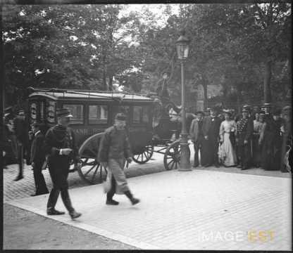 Arrivée d'officiers (Dijon)