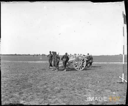 Mise en batterie d'un canon (Malzéville)