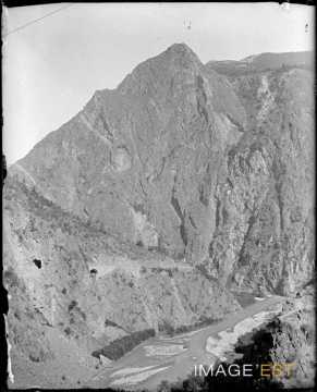 Paysage montagneux (Hautes-Alpes)
