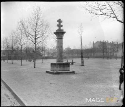 Monument de la Croix de Bourgogne (Nancy)