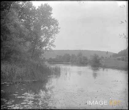 Femme au bord de la Moselle (Marbache)