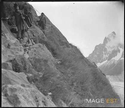 Randonneurs près de la Mer de Glace (Chamonix-Mont-Blanc)