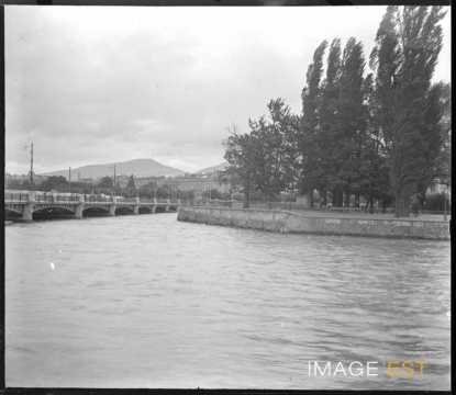 Pont du Mont Blanc (Genève)