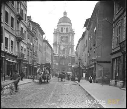 Rue et église Notre Dame (Bourg-en-Bresse)