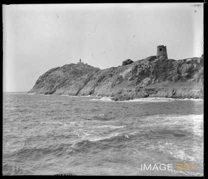 Phare et tour gênoise (L'Île-Rousse)