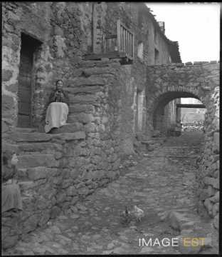Femme assise (Corse)