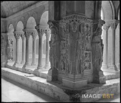 Cloître de la cathédrale Saint-Trophime (Arles)