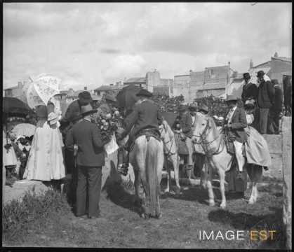Groupe de cavaliers (Arles)