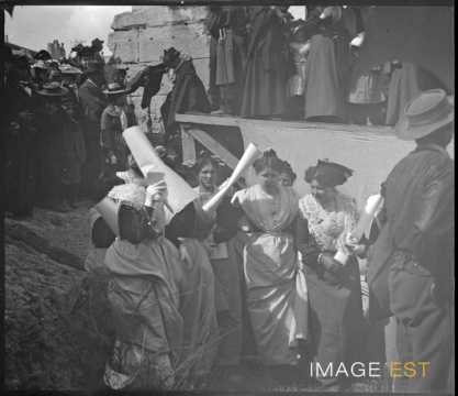 Groupe de jeunes provençales (Arles)
