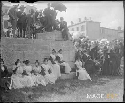 Groupe de jeunes provençales (Arles)