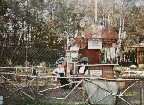 Deux femmes à une terrasse (Nancy)