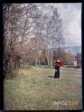 Femme dans un parc (Maxéville)