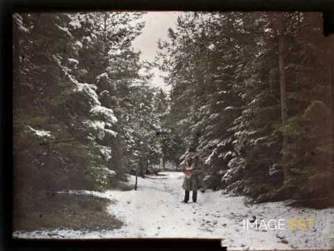 Homme sur un sentier (Meurthe-et-Moselle)
