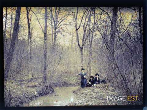 Femmes au bord de l'eau (Meurthe-et-Moselle)