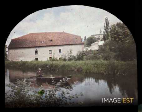Homme sur une barque (Meurthe-et-Moselle)